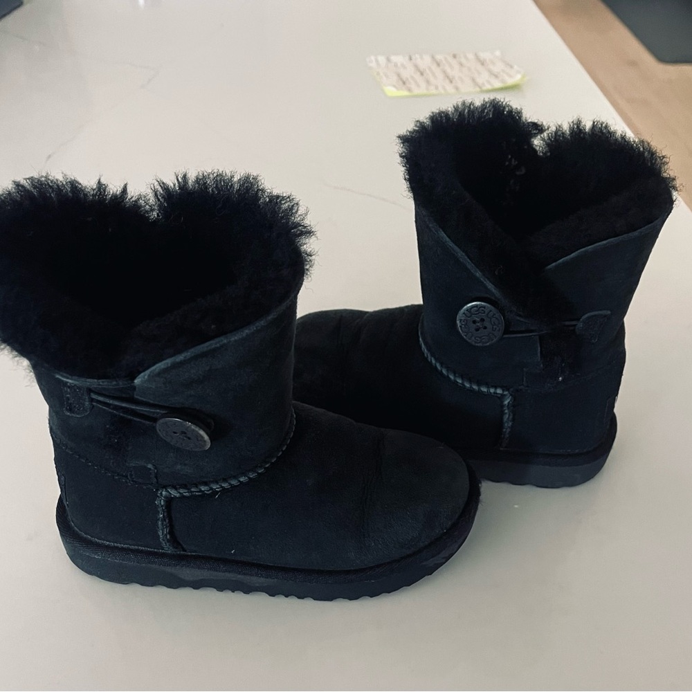 UGG Mini Bailey Button Toddler Kids Black Suede Boot Size 11T